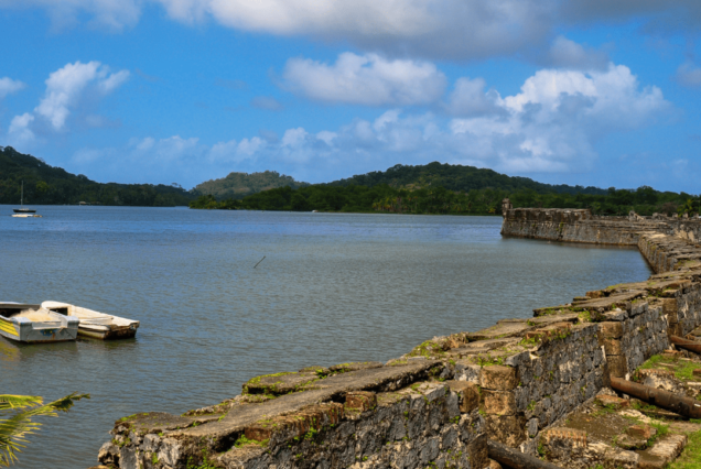 Vista desde el Fuerte San Lorenzo en Portobelo.
