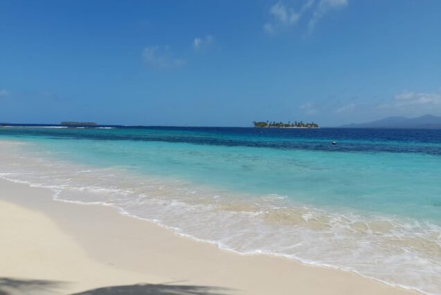 Arena Blanca en playa San Blas.